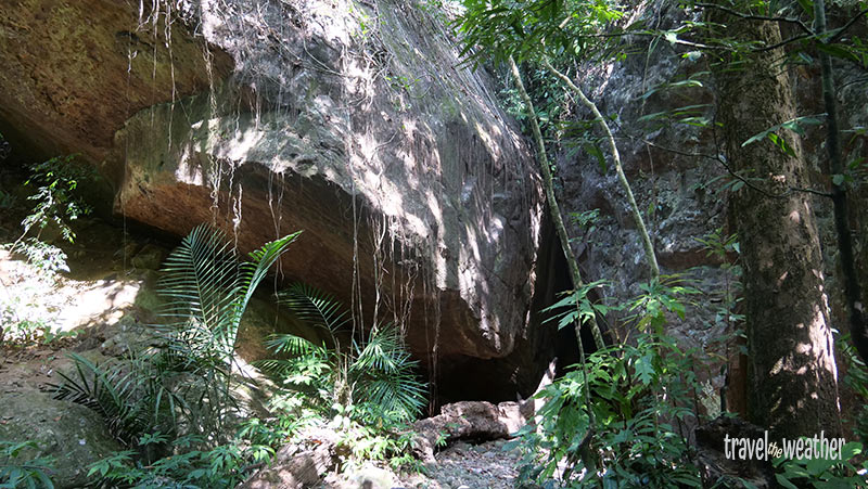 hoehle-an-Wurzelbruecke