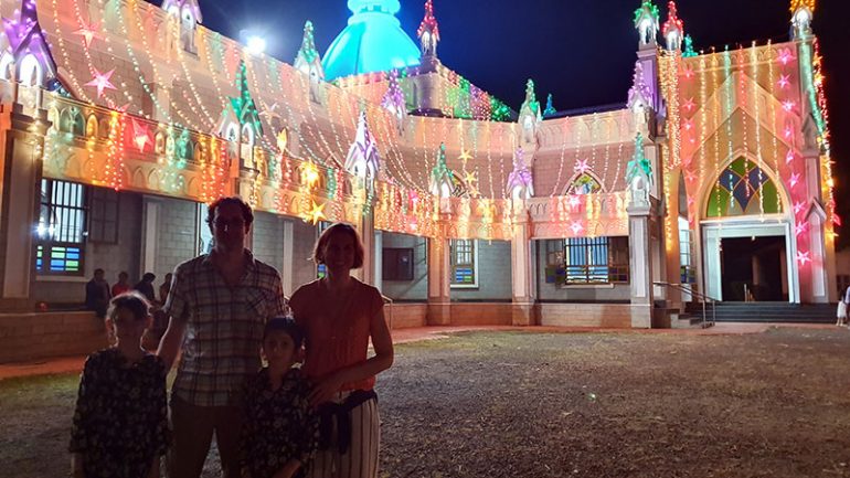 Kirche an Weihnachten in Kerala