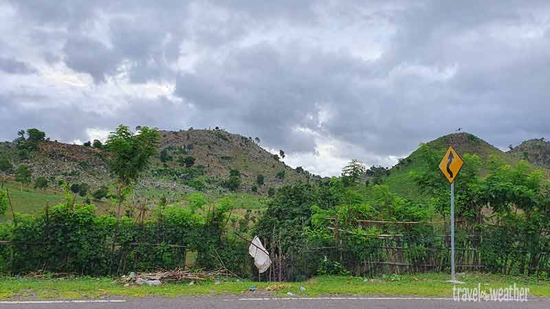 Gerodete Hänge auf Sumbawa.