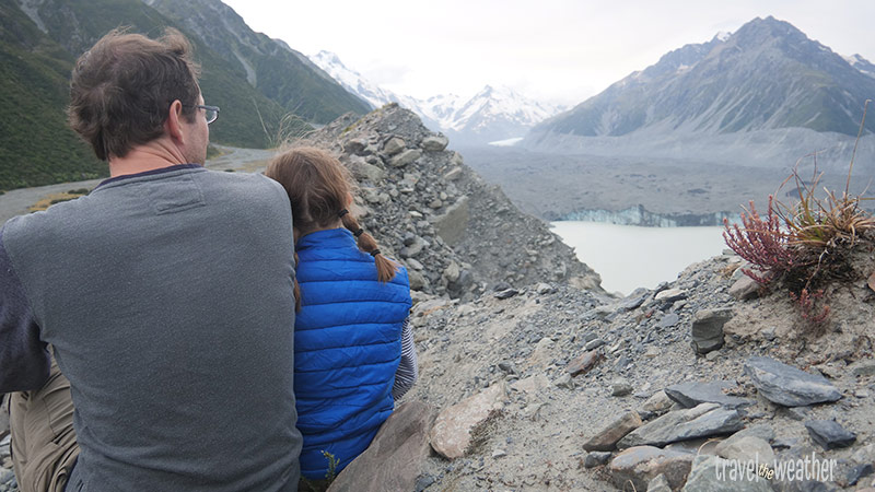 Blick zum Tasmangletscher vom zweiten Aussichtspunkt. Der hellgraue Bereich zeigt die frühere Höhe des Eises.