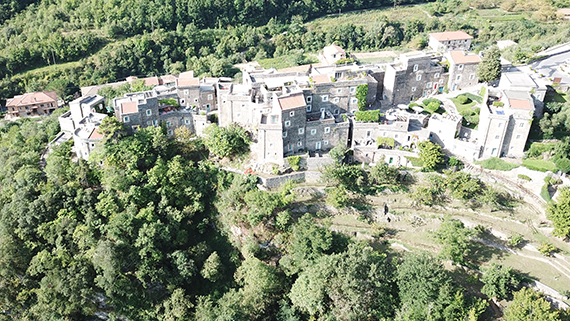 Das Dorf Coletta in Italien. 