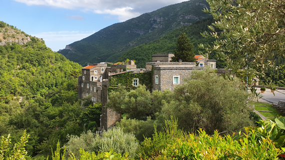 Das Dorf Coletta in Italien. 