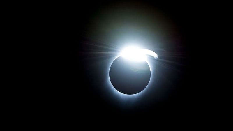 Ein Diamantring einer totalen Sonnenfinsternis, es ist aber ein Archivbild.